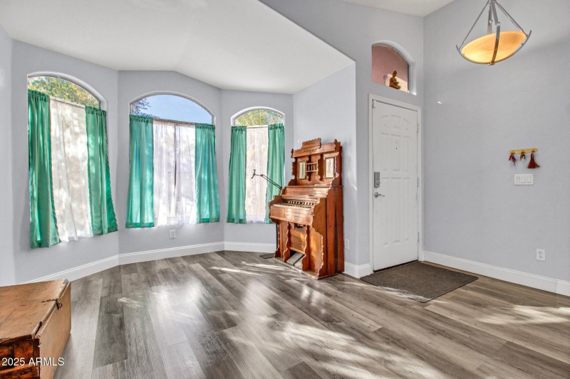 756 E Lovegrass Dr-8_(2048)