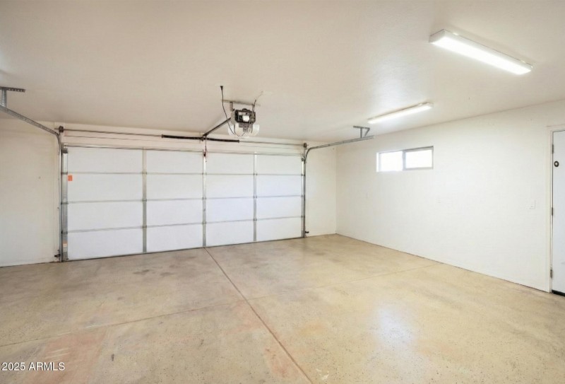 5845 N Bentley Drive - Garage Empty
