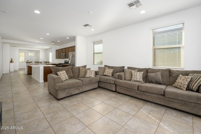 3-web-or-mls-Sells-11