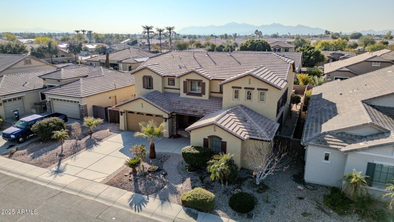 mls_13611 W Merrell St Drone-6