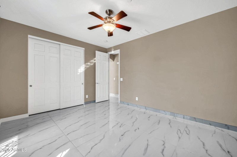 mls_13611 W Merrell St-27