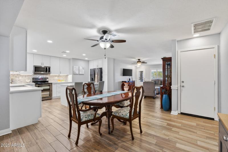 21_14430_Woodbridge_Ln21_mls