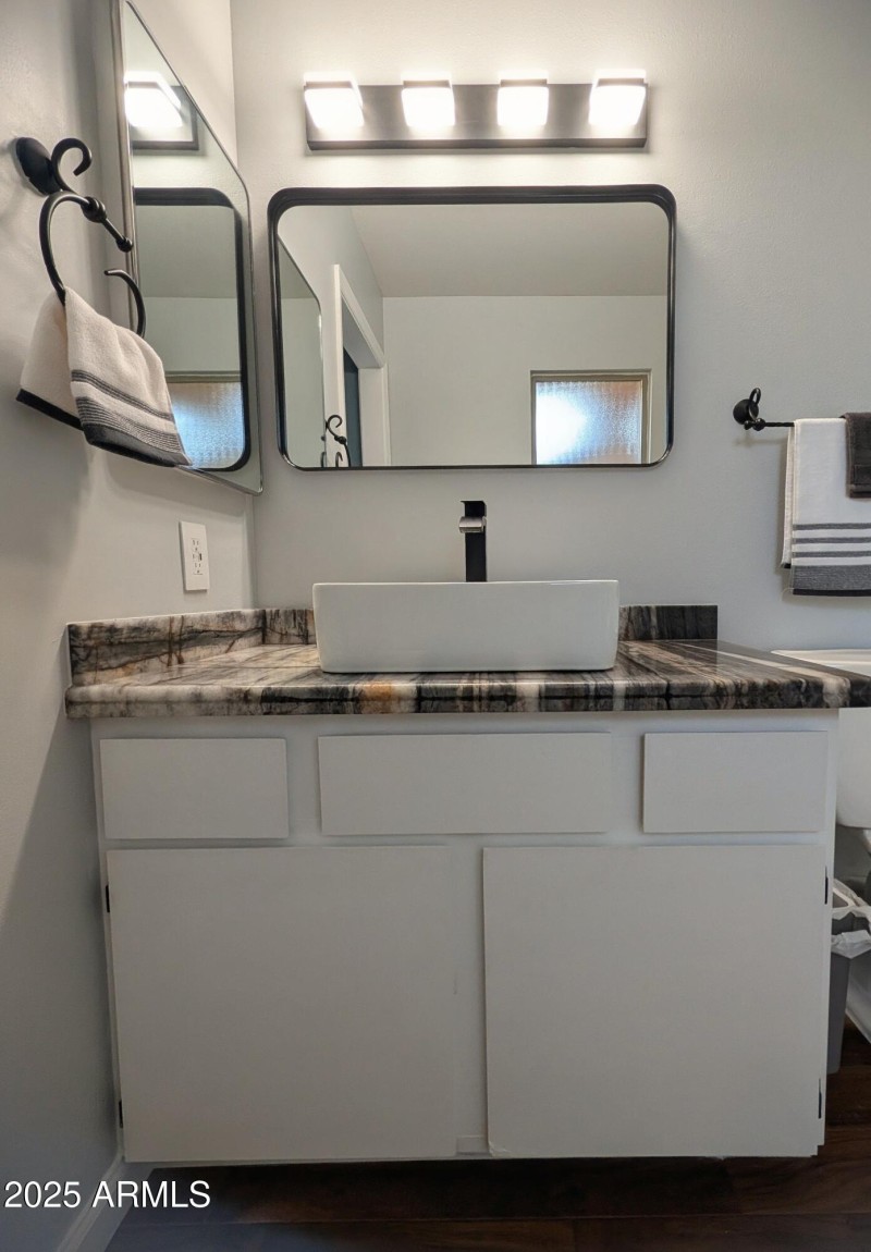 PXL_20251209_223134042~2