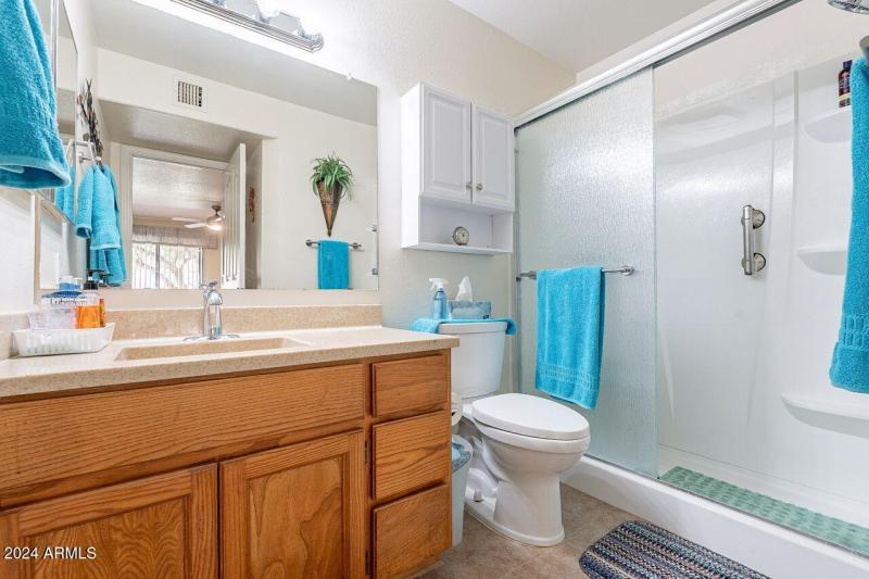 Bathroom with walkin Shower