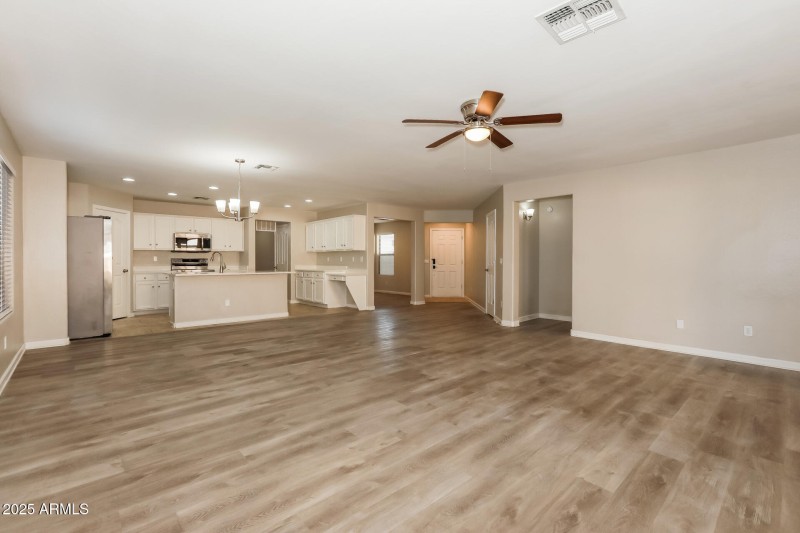 004-photo-living-room-14979961