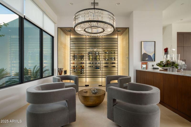 Bar/Wine Room