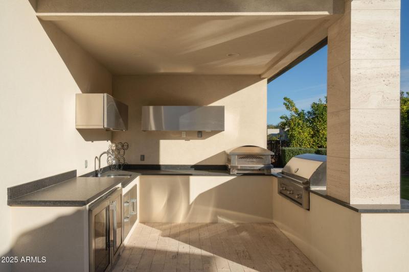 Grill/Outdoor Kitchen
