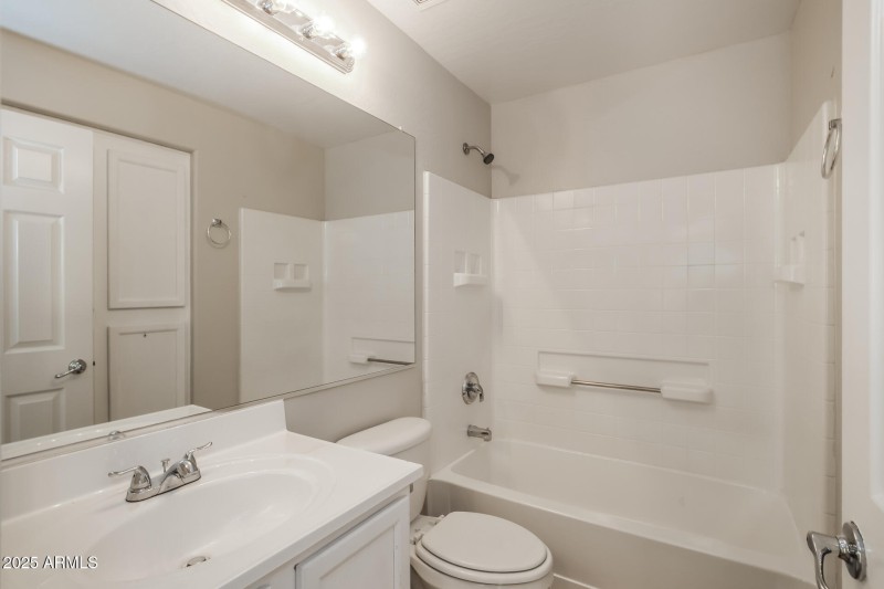019-photo-bathroom-15003470