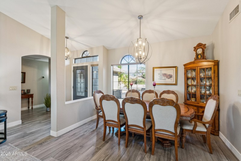 FORMAL DINING AREA