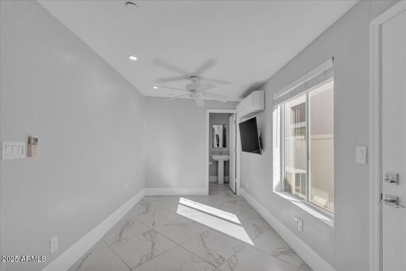 41-9606_N_117th_St32