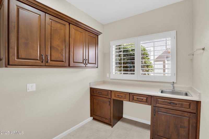 35-web-or-mls-15666 W Fairmount Ave-34