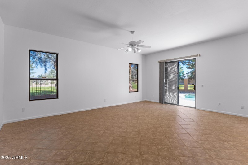 1441 S La Arboleta Dr-15