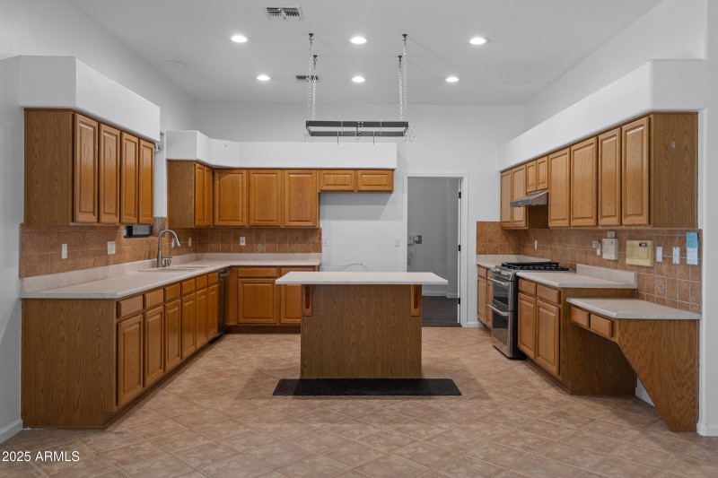 1441 S La Arboleta Dr-16