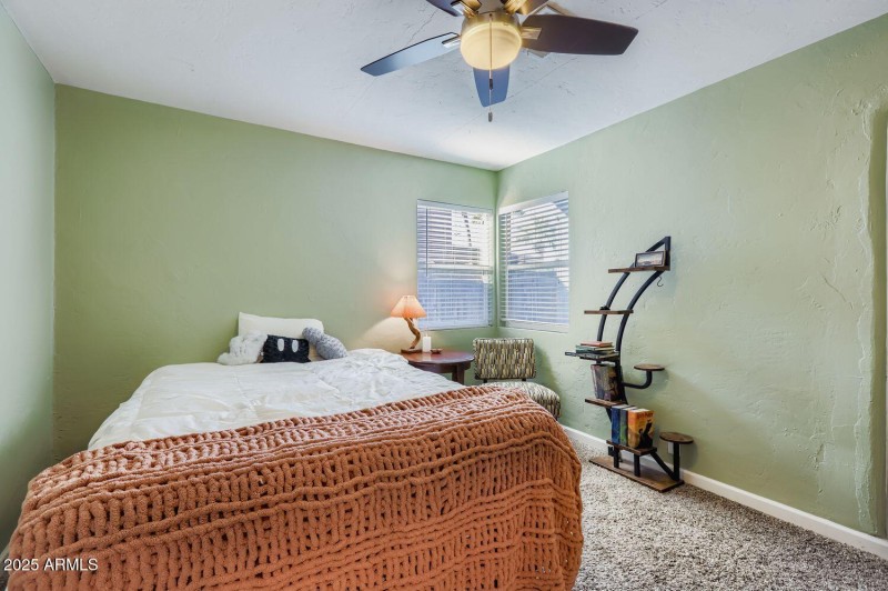 2210 E Cambridge Ave - Web Quality - 012