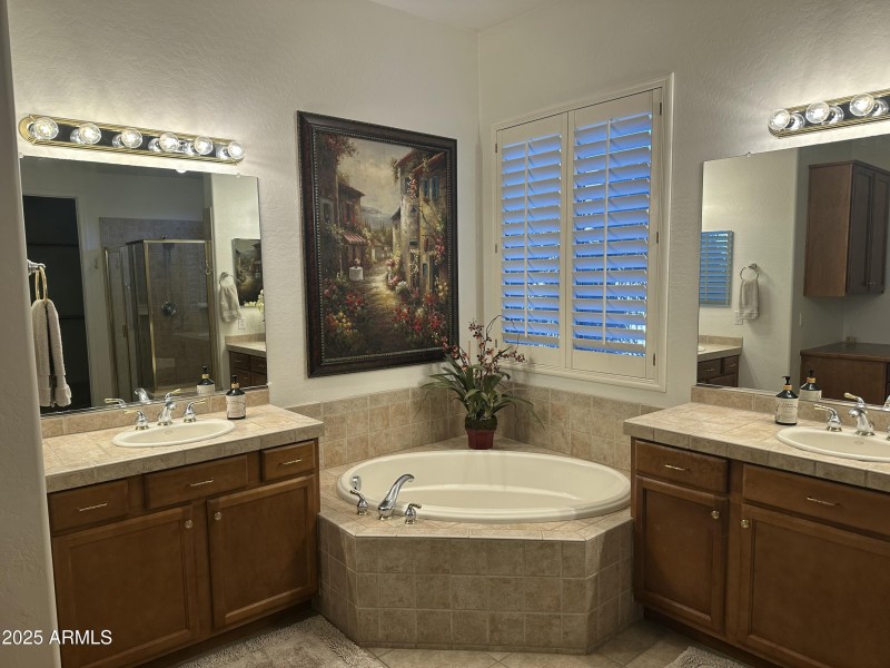 77C1A008-15CC-4ADA-BA27-794C5910DA1D