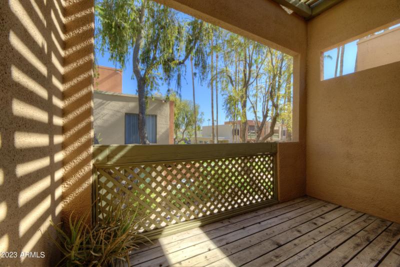 1206 Patio area views