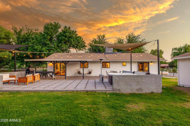 Gorgeous paved patio