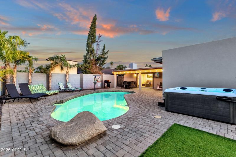 49-web-or-mls-5210-e-karen-dr