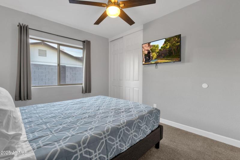 24-web-or-mls-5210-e-karen-dr