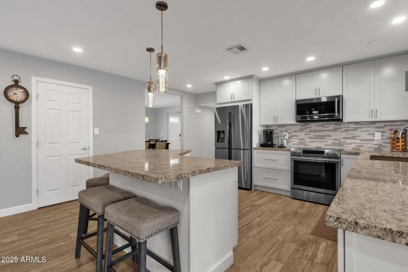 16-web-or-mls-5210-e-karen-dr