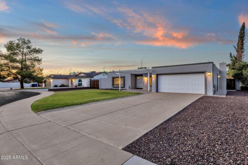 5-web-or-mls-5210-e-karen-dr