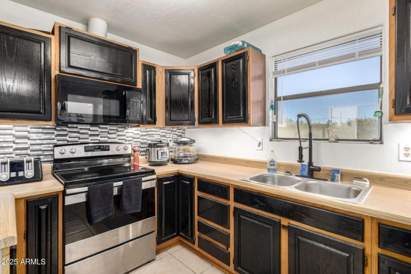 48822 N ROUGHRIDER RD