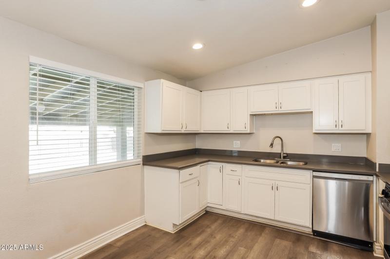 006-photo-kitchen-15003311