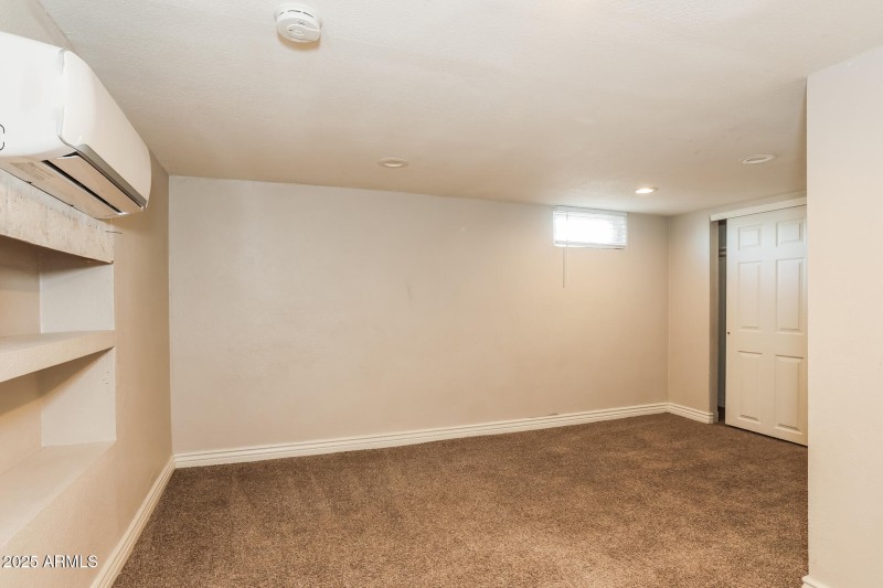 015-photo-bedroom-15003315