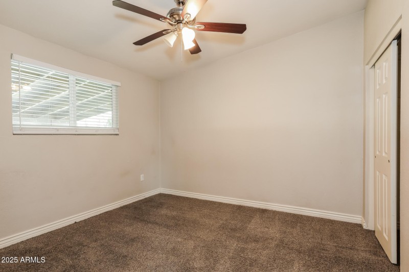 018-photo-bedroom-15003328