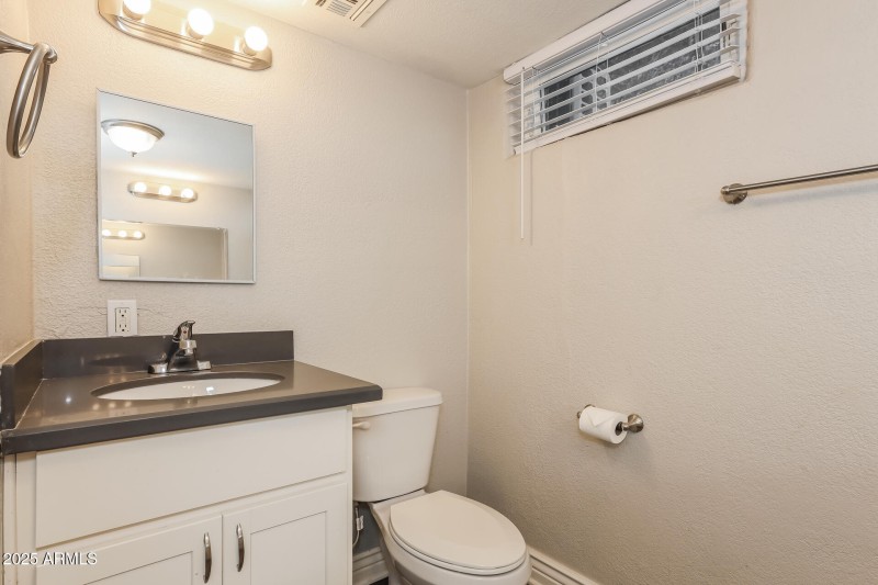 019-photo-bathroom-15003323