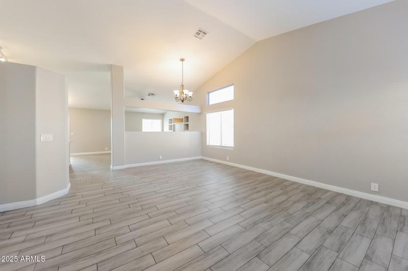 002-photo-living-room-14979749