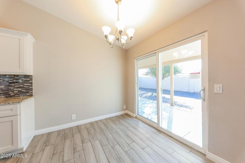 004-photo-breakfast-nook-14979753