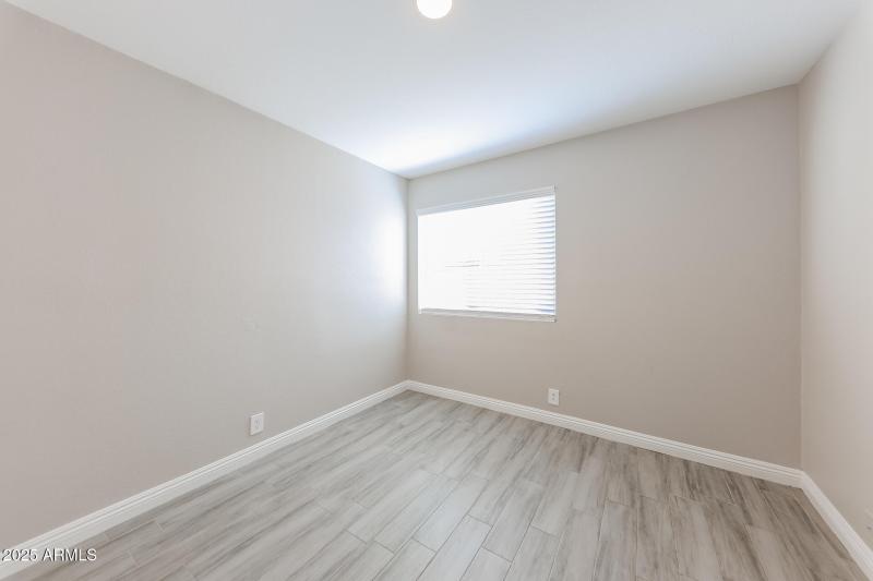 014-photo-bedroom-14979742