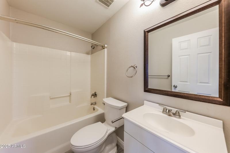 018-photo-bathroom-14979747