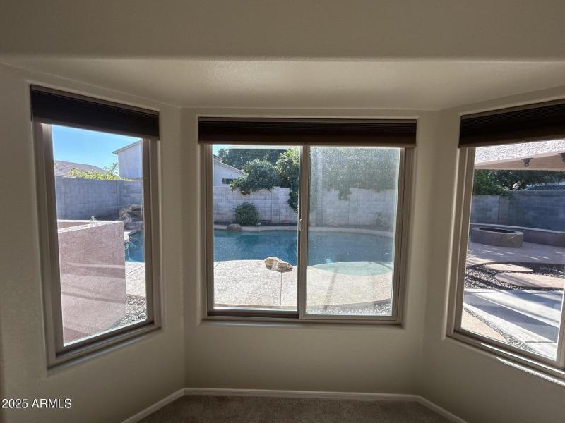 Primary bedrm windows