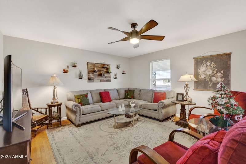 10_10001_W_Burns_Dr10_mls