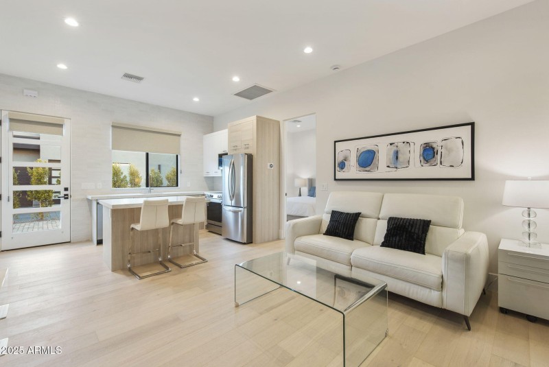 Private Guest House W/Washer & Dryer