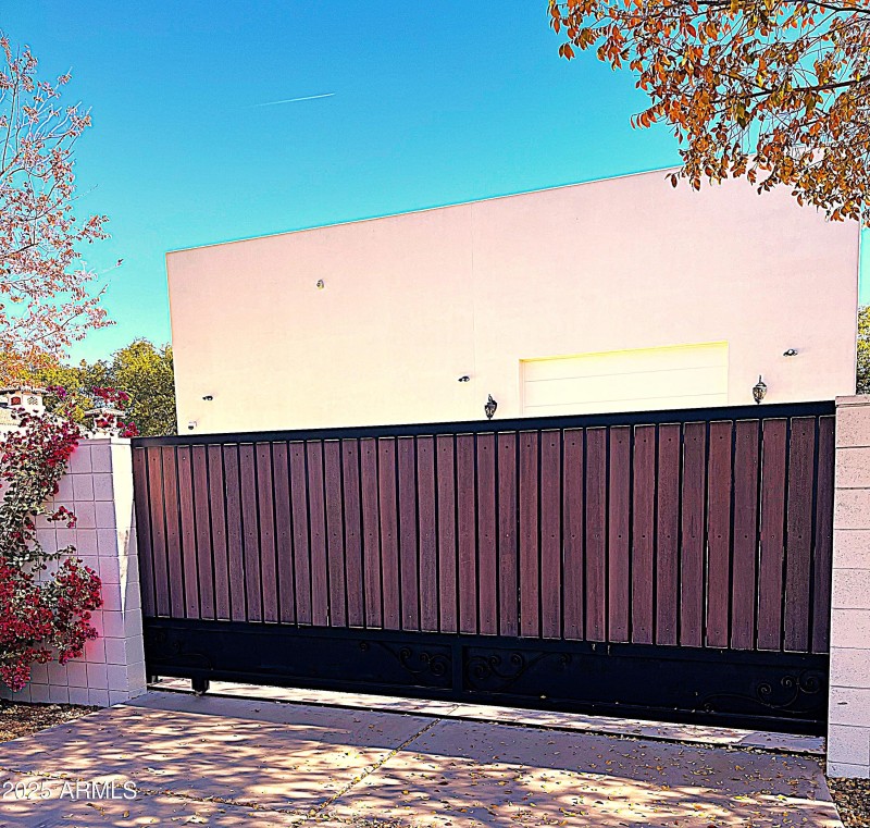 Power Gate to Mancave Garage