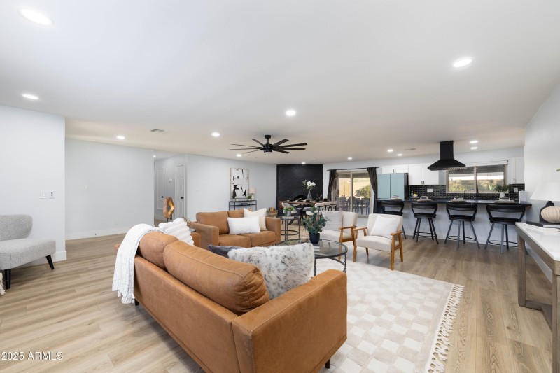 E Sharon Dr. (5728)-4