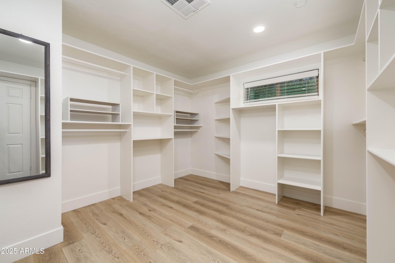 E Sharon Dr. (5728)-16