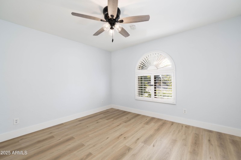 E Sharon Dr. (5728)-19