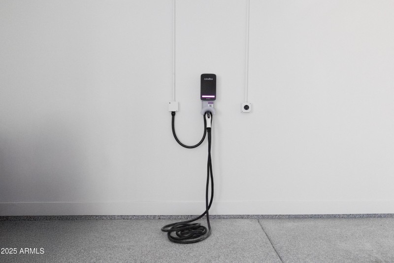 E Sharon Dr. (5728)-25