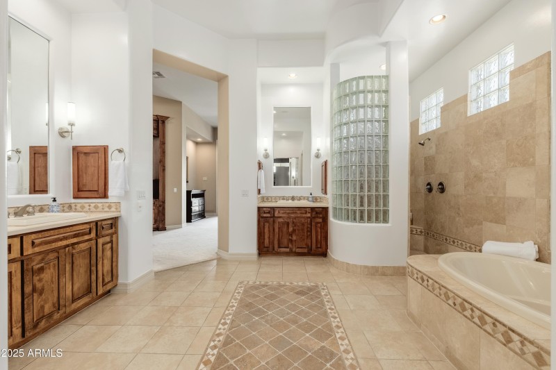 9726 E Cavalry Dr - 32