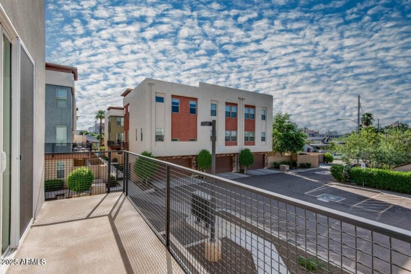 20250930231253416411000000-o