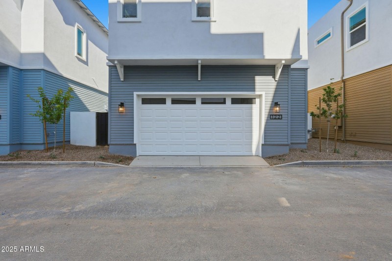 122 W HOLCOMB Lane, Phoenix, AZ 85003