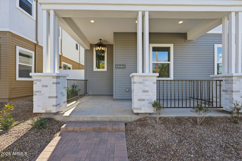 122 W HOLCOMB Lane, Phoenix, AZ 85003