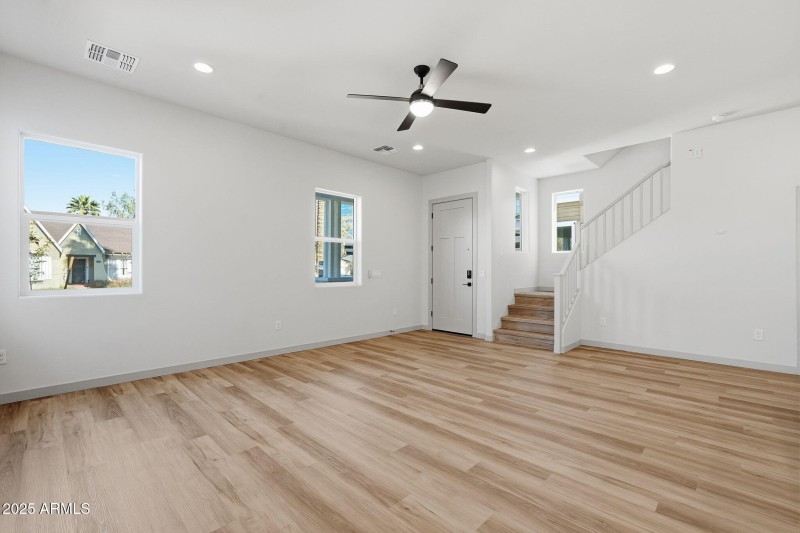 122 W HOLCOMB Lane, Phoenix, AZ 85003