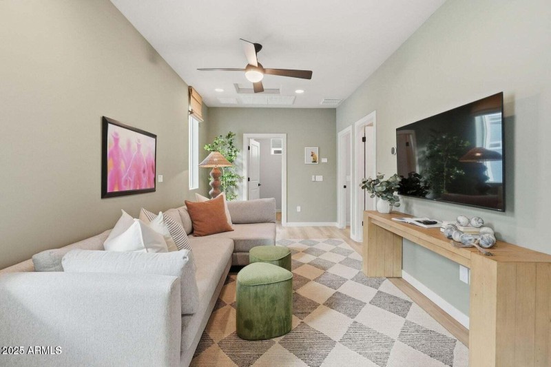 20251203222039936144000000-o