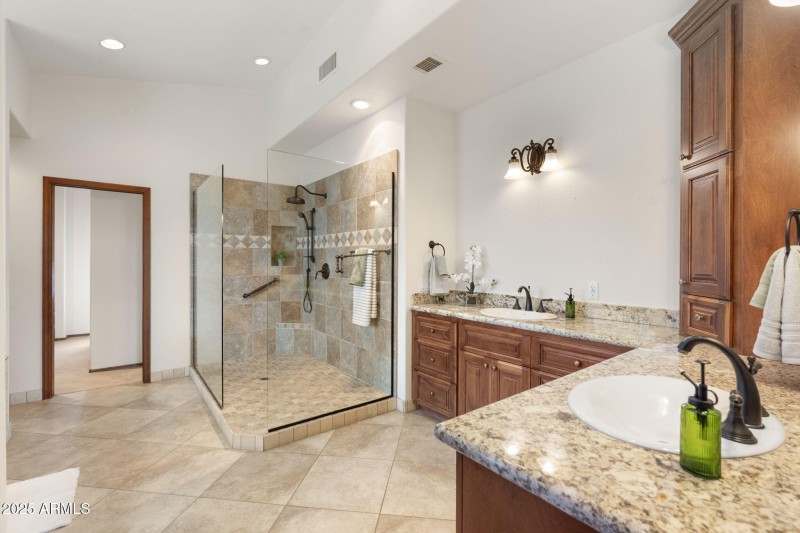 46-7242 N 23rd Place