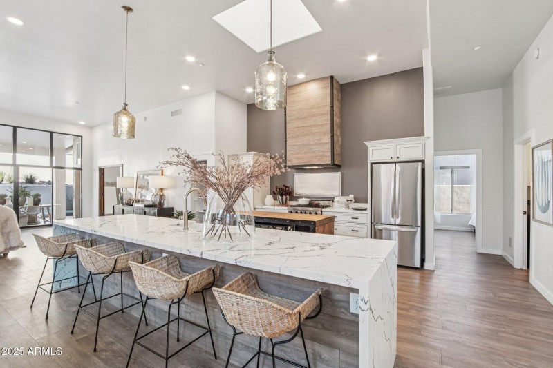 32-web-or-mls-E Estrella Ave-S1012-013